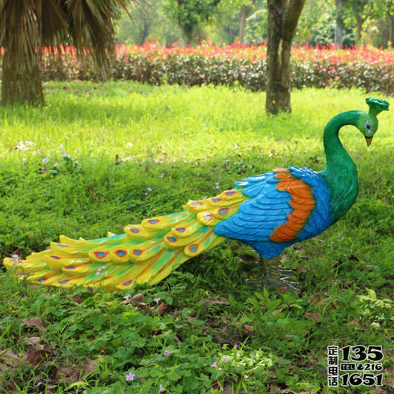 戶外草坪上玻璃鋼彩繪仿真動(dòng)物孔雀雕塑 戶外草坪上玻璃鋼彩繪仿真動(dòng)物孔雀雕塑