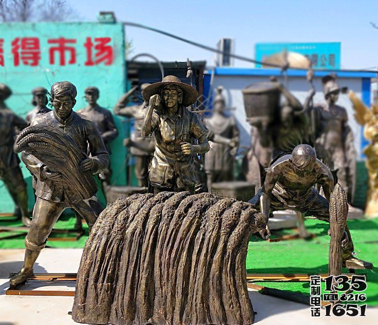 廣場(chǎng)在田地收麥子干農(nóng)活的農(nóng)耕人物玻璃鋼仿銅雕塑 廣場(chǎng)在田地收麥子干農(nóng)活的農(nóng)耕人物玻璃鋼仿銅雕塑