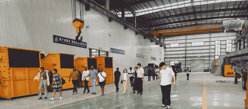 非洲客戶(hù)參觀金寶山-1